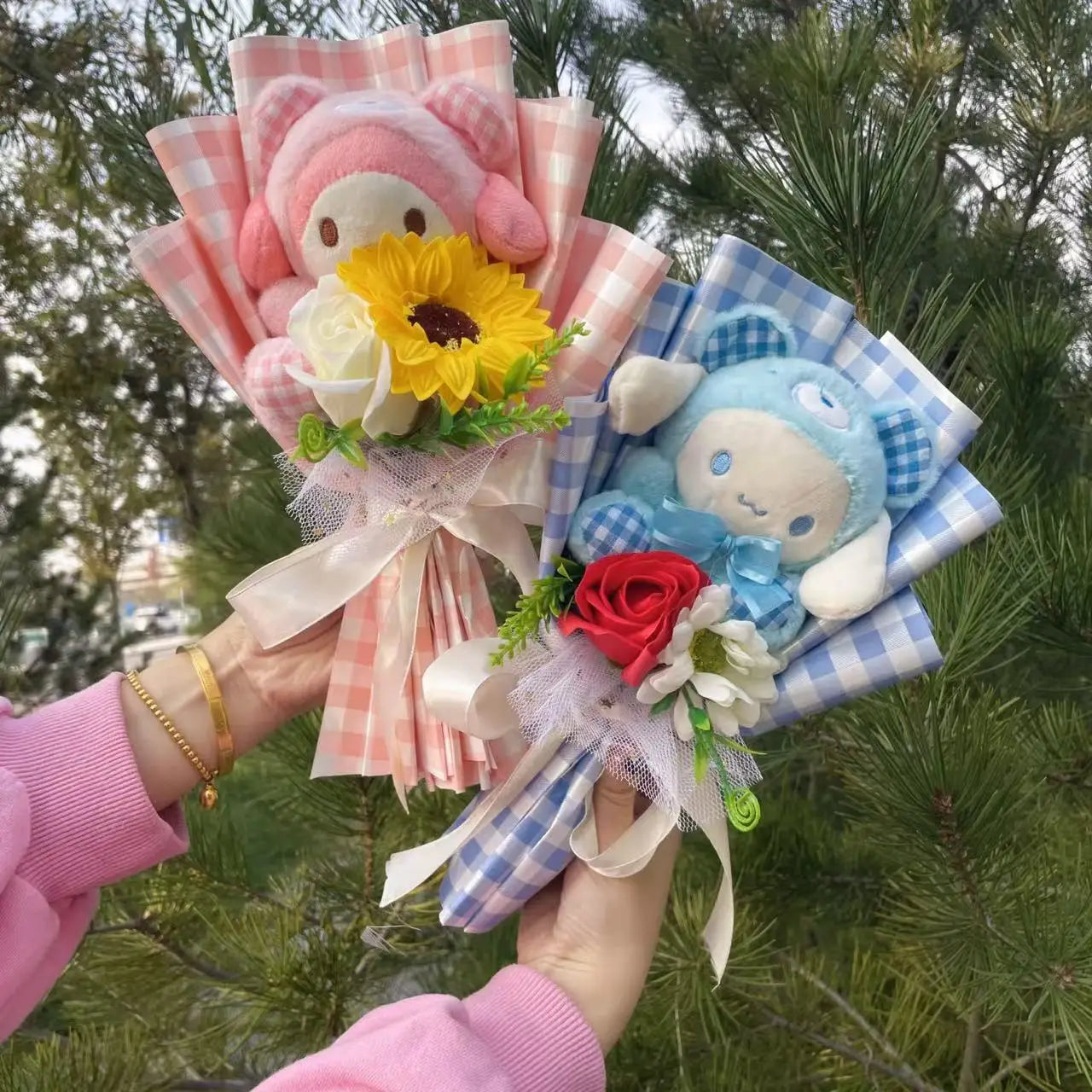 My Melody Kuromi Cinnamoroll Cat Plush Doll Creative Flower Bouquet. Choose out of 28 Bouquets.